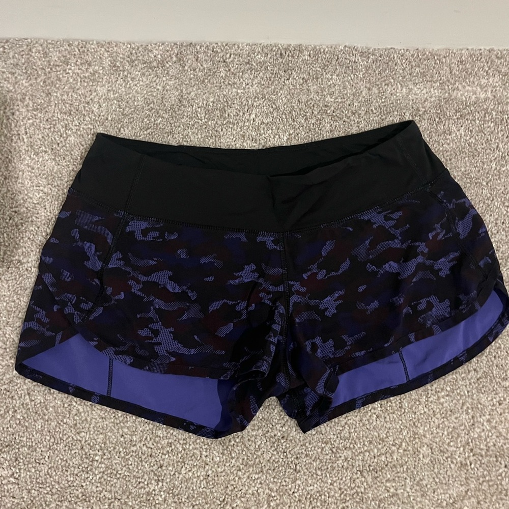 Lululemon, Speed Up Low-Rise Lined Short 2.5", Size 6, black and purple camo